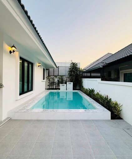 บ้านพูลวิลล่าพัทยาใกล้โรงเรียนนานาชาติ