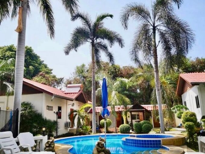 บ้าน5หลังพร้อมที่ดินบนเขาพระตำหนักพัทยา