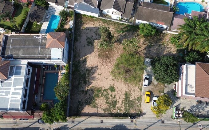 Prime land situated in Pattaya, at the city's core, along the coastline, in proximity to Pattaya Third Road. Area size: 1440 square meters