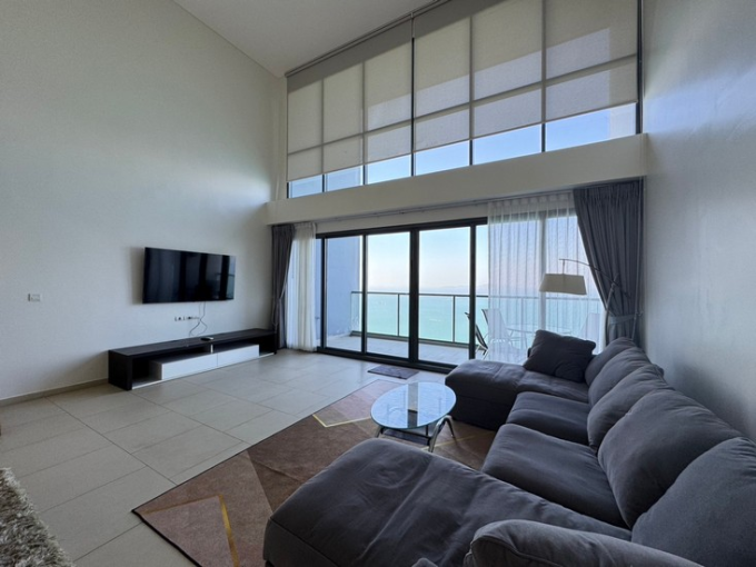 Beachfront Luxury Penthouse Condominium for Sale on Wongamat Beach Pattaya