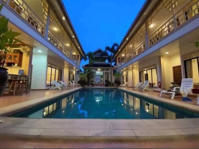Hotel Resort Pool Villa in Thappaya Jomtien for Sale