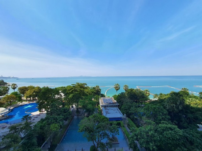 Zire Wongamat Pattaya condo 1bedroom 1bathroom A Tower with direct sea view