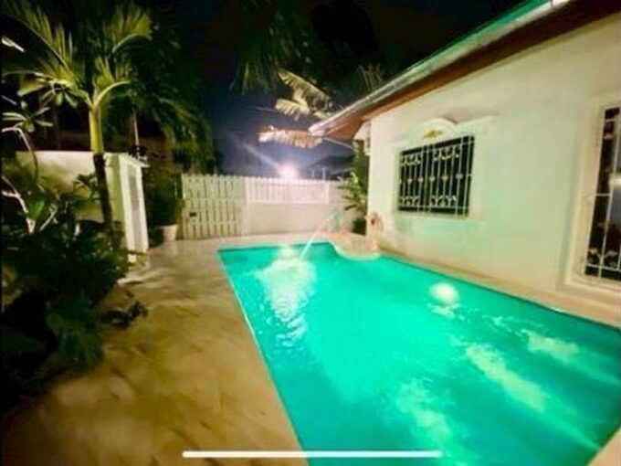 Pool villa close to Jomtien Beach, Pattaya. A charming single-story detached home featuring 4 bedrooms and 2 bathrooms. Chaiyapruk Pattaya