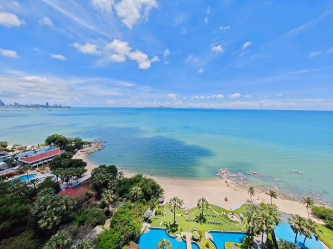 The Palm Wongamat Beachfront Condominium for Sale in Pattaya 2bedrooms