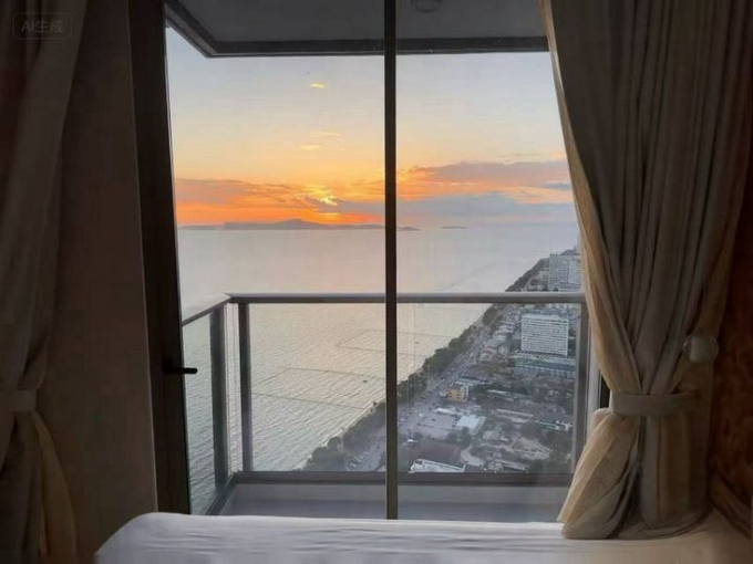 Copacabana beach Jomtien Condo on very high floor with sea view for Sale