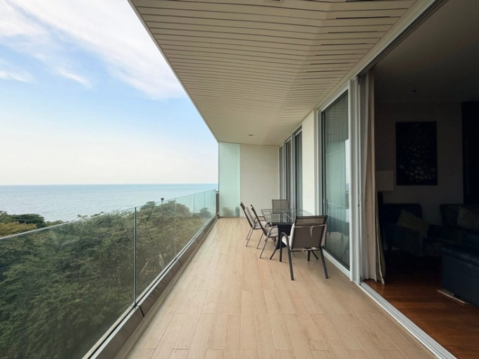 The Cove Beachfront Condominium on Wongamat Beach Pattaya for Sale