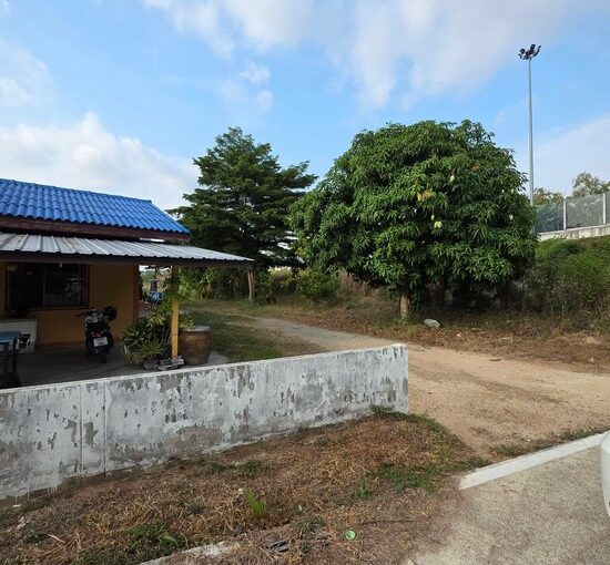 Land available for purchase in Pattaya, situated near Mab Prachan Reservoir and in proximity to the expressway, Soi Pornprapha Nimit, encompassing a substantial area of nearly 2 rai