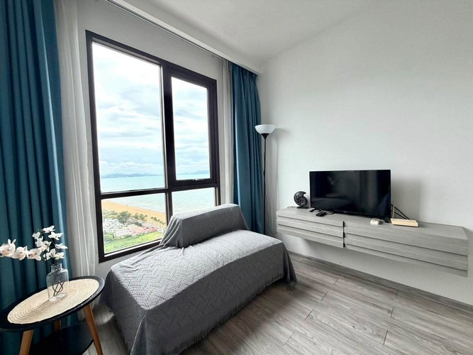 Aeras Beachfront Condominium in Jomtien Pattaya for Sale