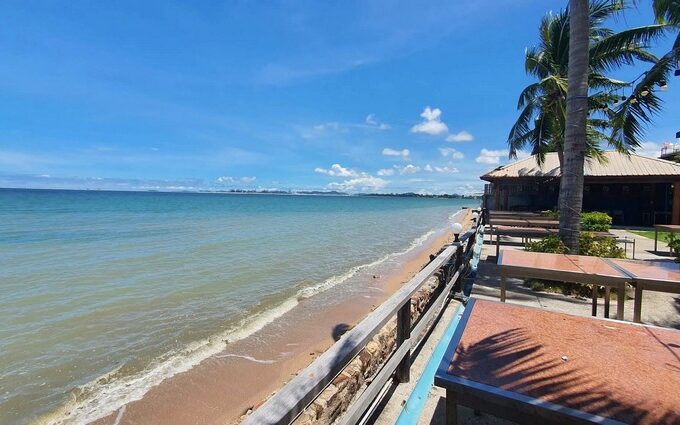 Beachfront property in Pattaya, inclusive of a restaurant enterprise, boasting an expansive shoreline